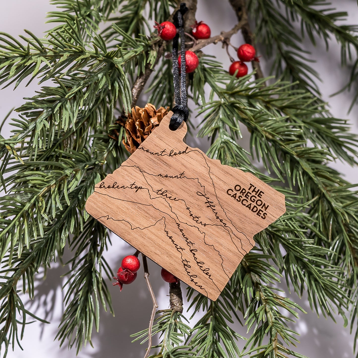 State Christmas Ornaments: Oregon Cascade Mountains (Script Font)