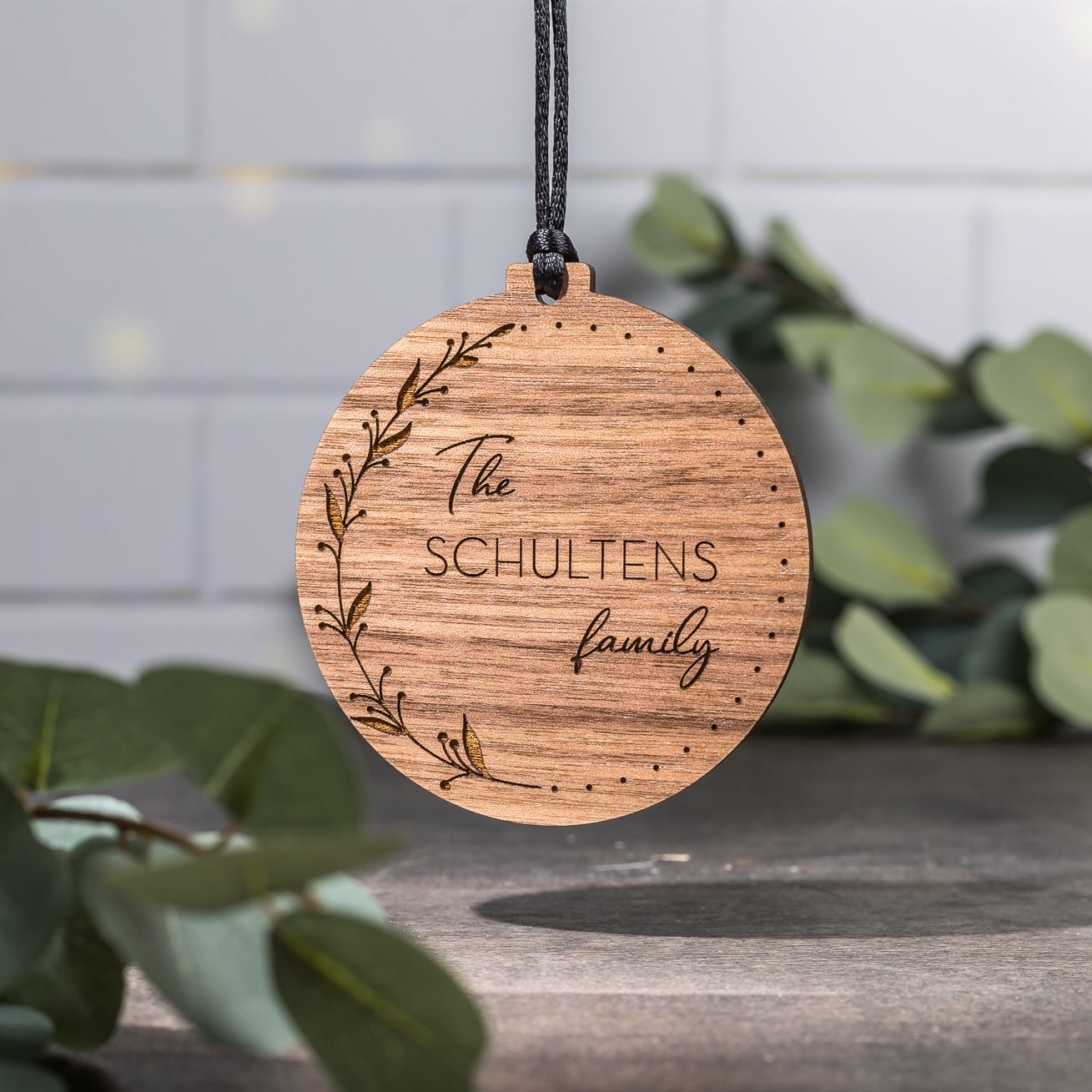 Custom Wood Ornaments: Wreath Family Name